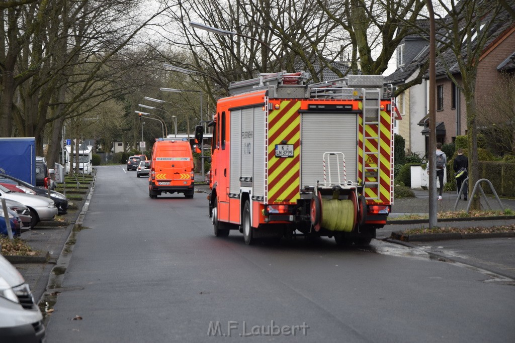 Einsatz BF Koeln Schule Burgwiesenstr Koeln Holweide P117.JPG - Miklos Laubert